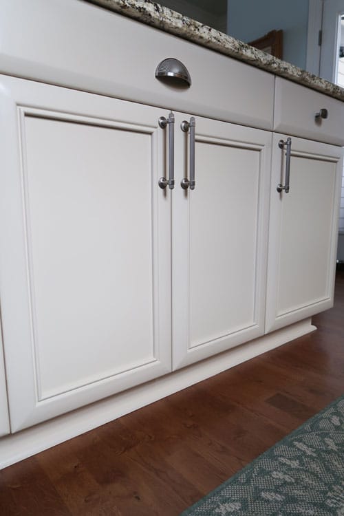 Kitchen Cabinets Chipped Or Baseboards Peeling Here S What To Do