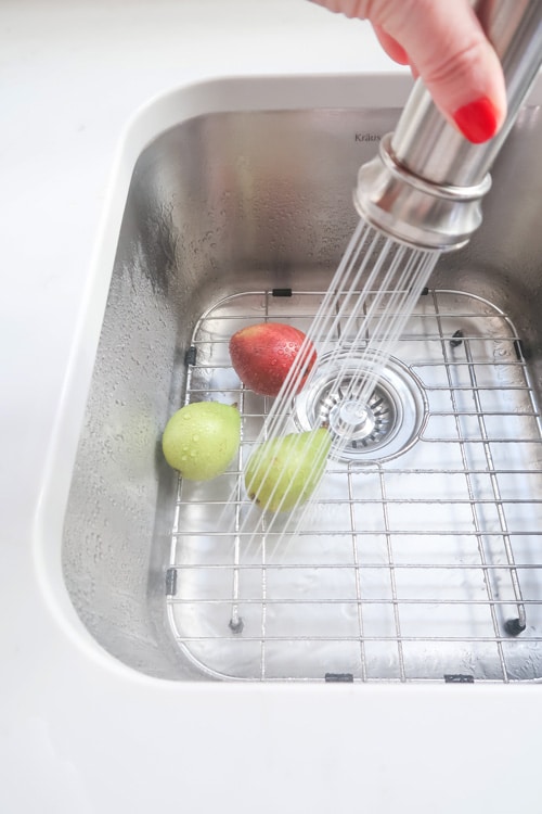 blanco-empressa-kitchen-faucet-sprayer-sink-and-pears