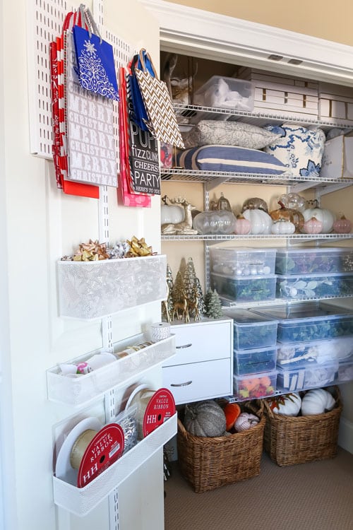 gift-bags-bow-organized-home-decor-closet