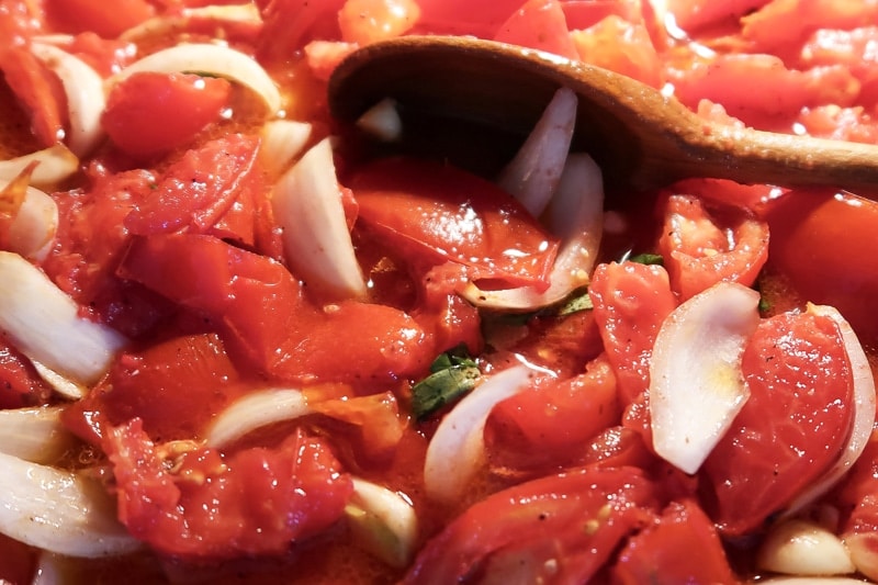 roast-tomato-mixture-for-20-minutes-and-stir_garden-fresh-marinara