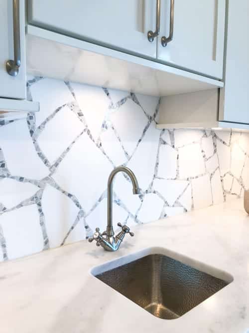 inlaid-tile-to-look-like-stone-wet-bar