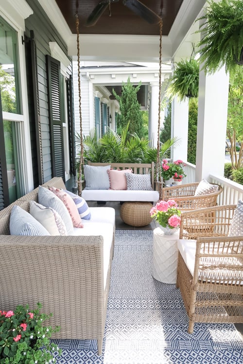 sunny-small-southern-front-porch-blue-white-wicker