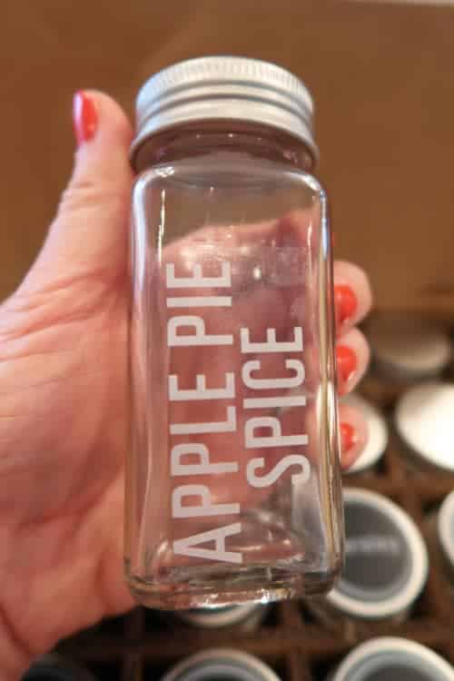 clear-white-apple-pie-spice-sticker-applied-to-glass-jar