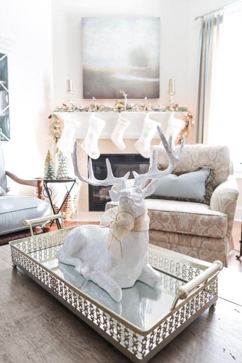 white-reindeer-in-mirrored-tray-christmas-mantel