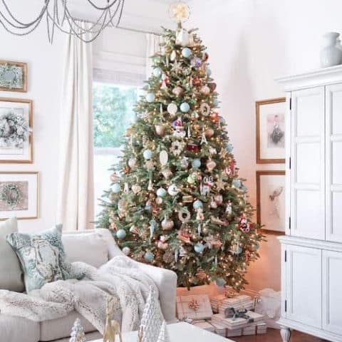 A Beautiful Christmas Tree WITH Family Ornaments! - Porch Daydreamer