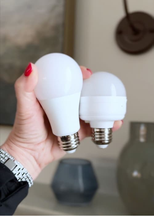 rechargable-bulbs-wall-sconce
