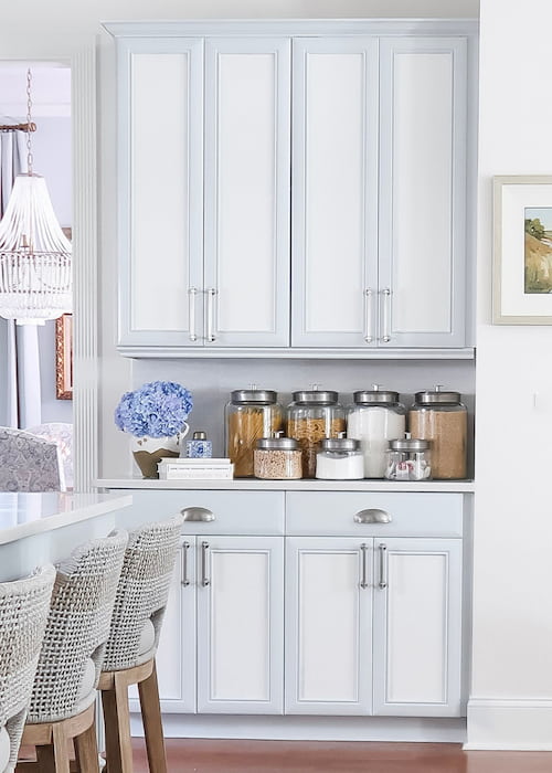 clear-kitchen-counter-clutter-glass-pantry-jars