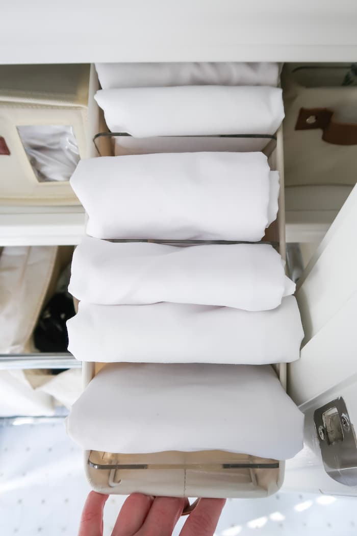 how-to-organize-pillow-cases-bathrooom